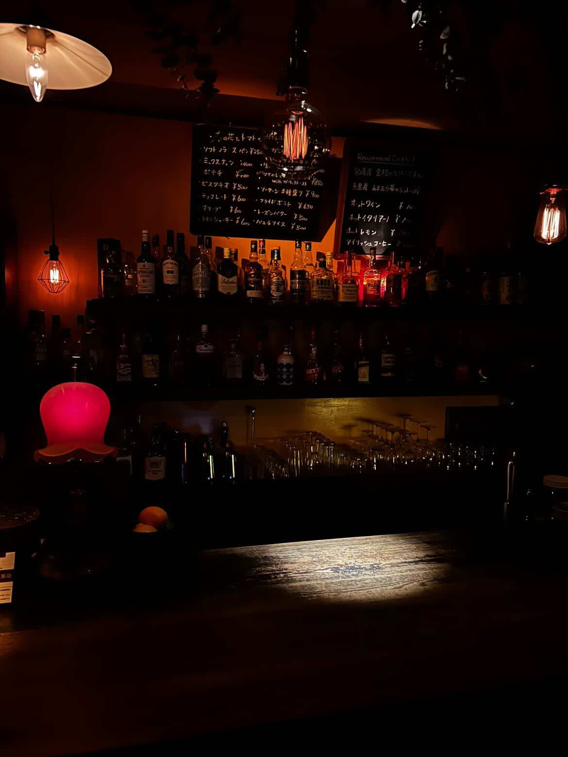 PiNON Bar 店内カウンター