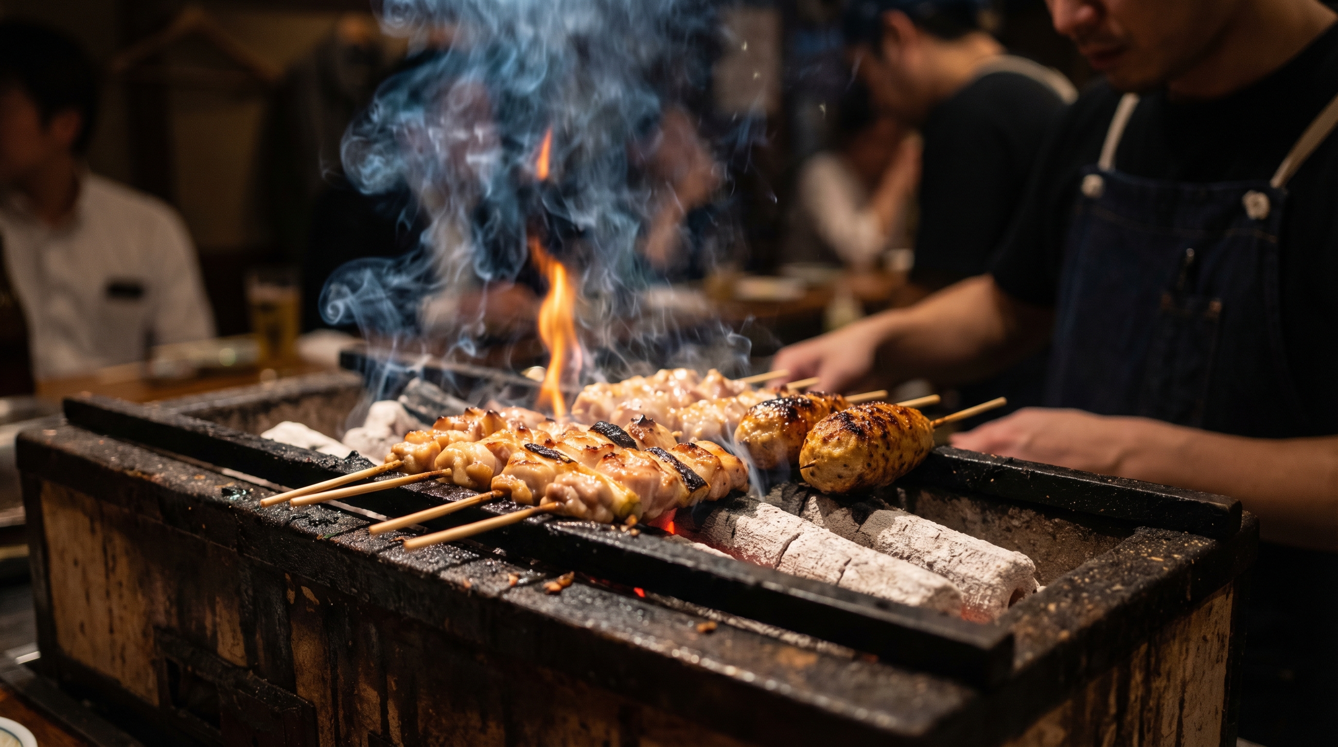 備長炭で焼き上げる地鶏